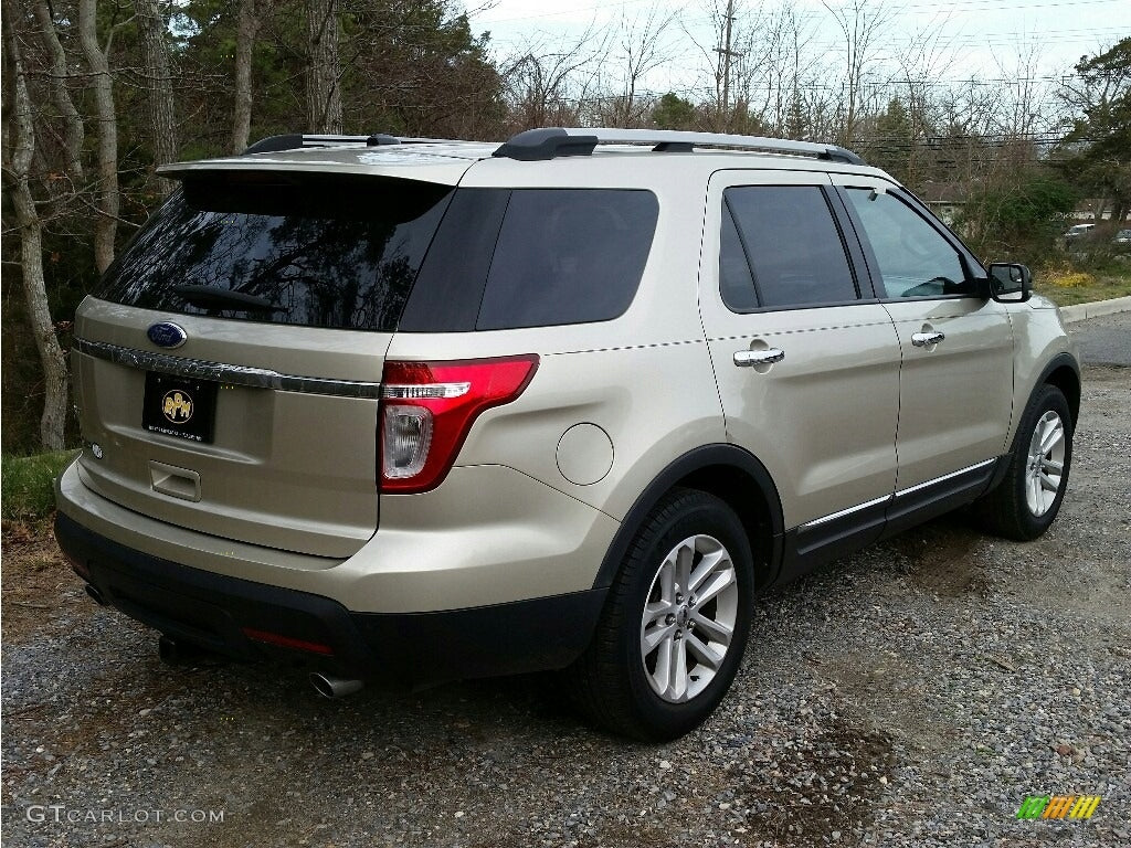 Nadkole Tylne Prawe Ford Explorer 2013