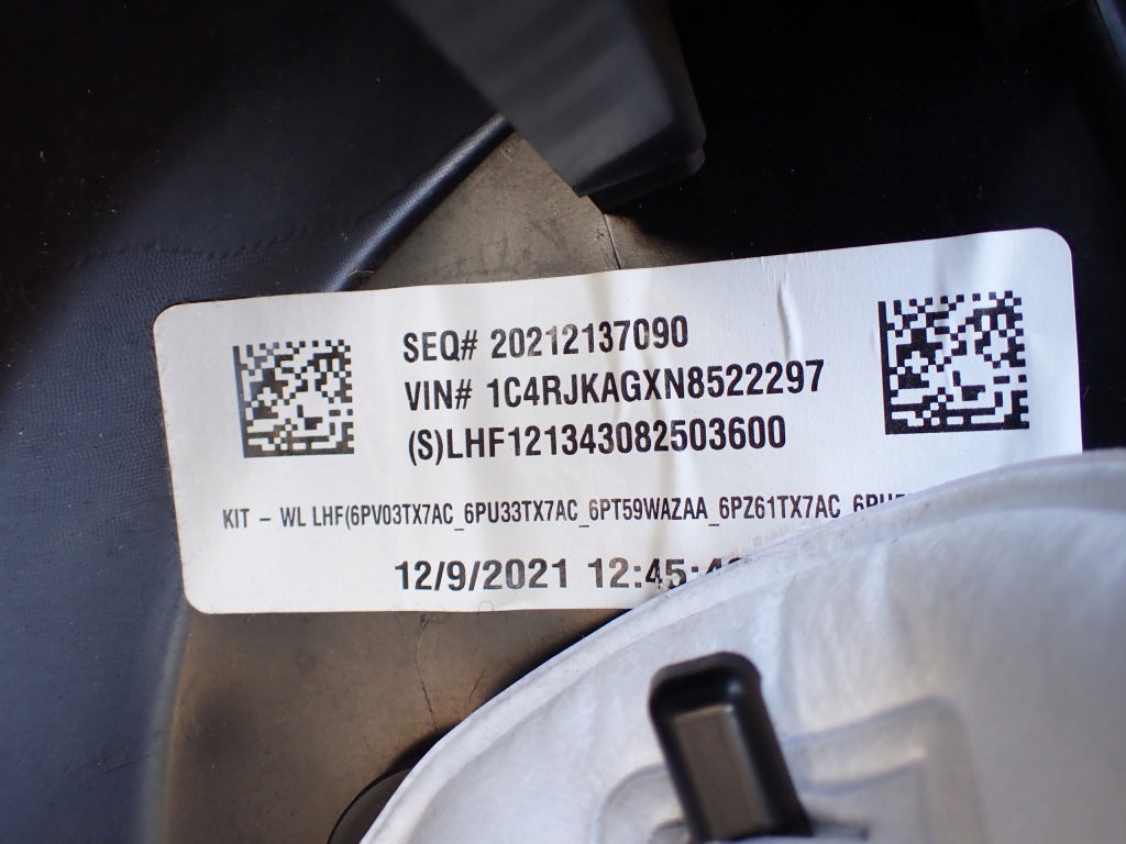 Door Side Left Front Jeep Grand Cherokee WL 3.6 4x4 21-