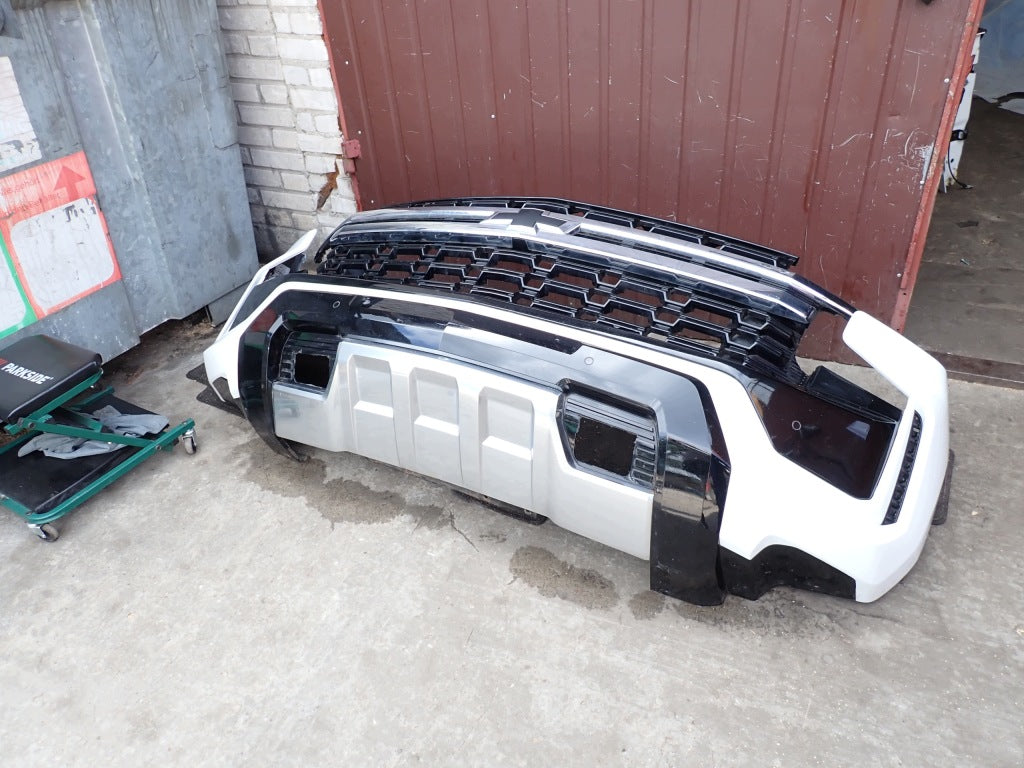 Zderzak Przedni Kpl Atrapa Czujniki PDC Chevrolet Tahoe Suburban Z71 2021-