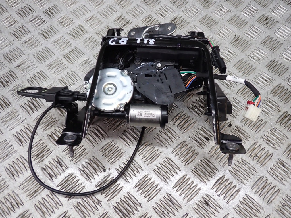 Zamek Siłownik Mechanizm Zamykania Tylnej Klapy Chevrolet Corvette C8 2020-