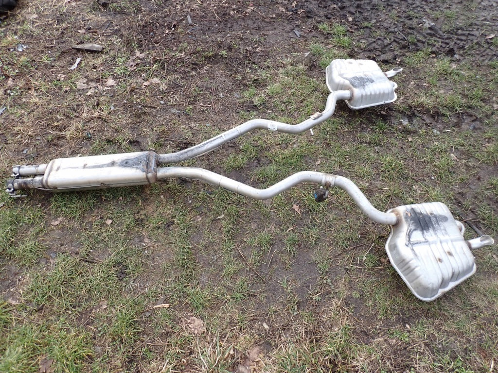 Exhaust Muffler Kit Ford Explorer Limited 3.3 2020