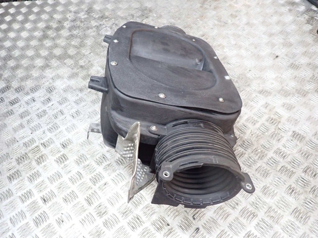 Sportowy Dolot Zimnego Powietrza Halltech Hornet Chevrolet Corvette C8 20-