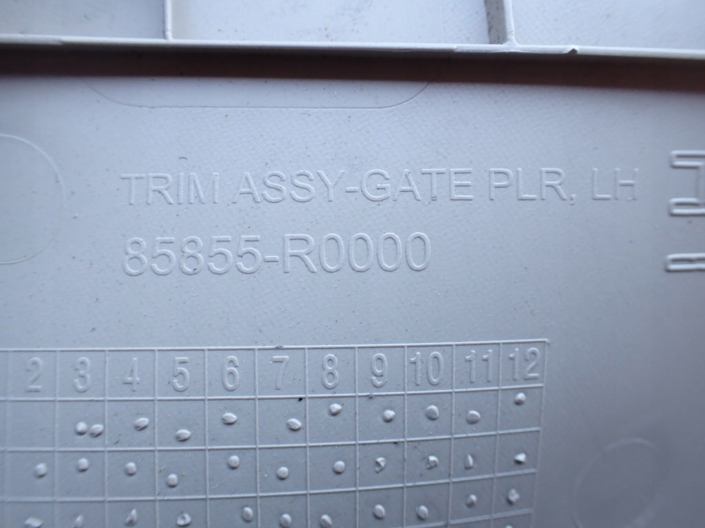 Osłona Słupka Tylna Górna Prawa Prawy Kia Carnival LX 3.5 KA4 2020-