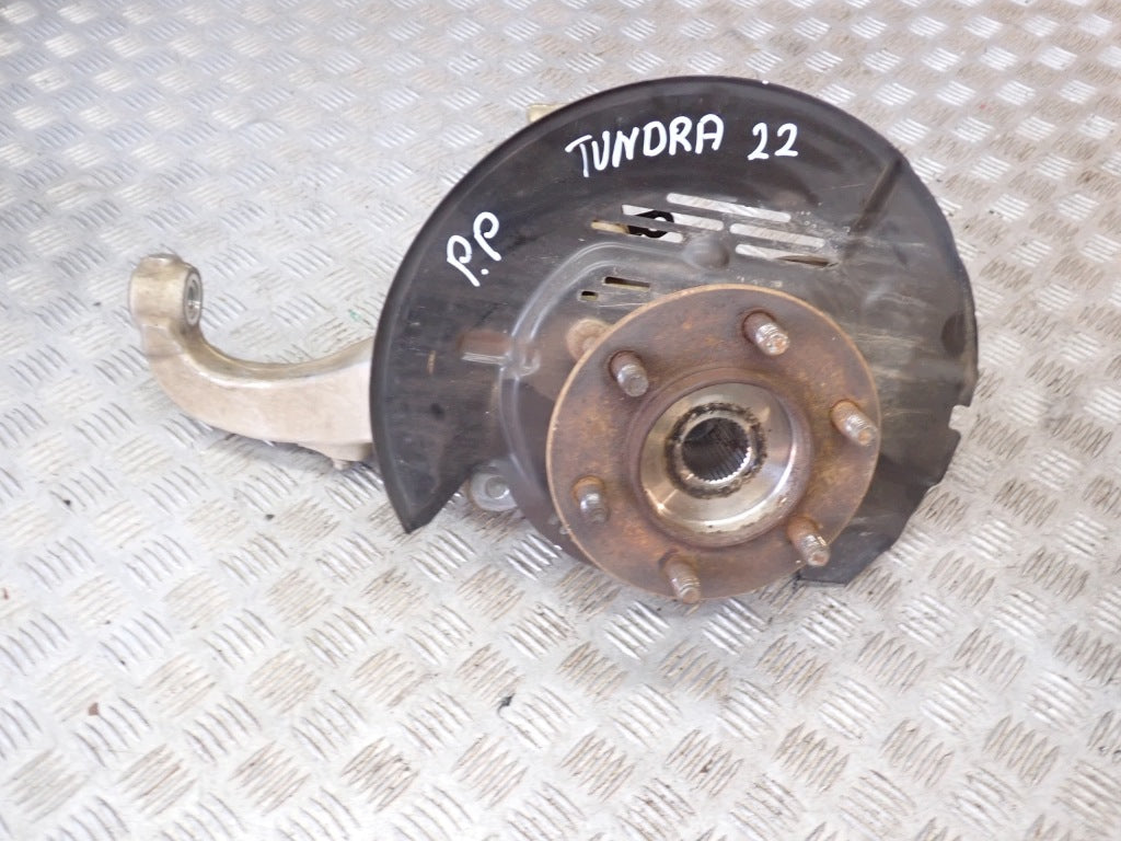 Zwrotnica Kpl. Piasta Prawa Toyota Tundra Sequoia SR5 TRD 4x4 2022-