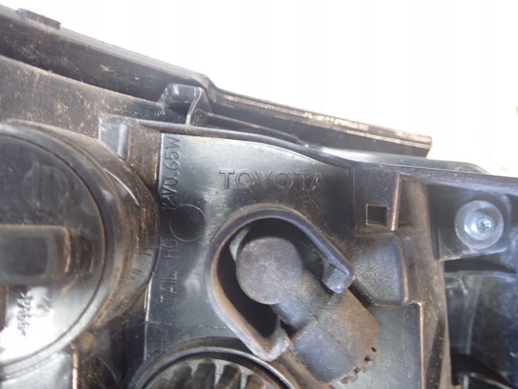 Lampa Tylna Prawa Zewnętrzna Toyota Sienna XL40 2021