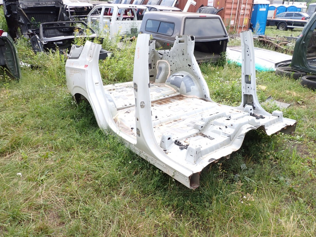 Słupek Środkowy Próg Prawy Chevrolet Tahoe Suburban GMC Yukon Escalade 21-