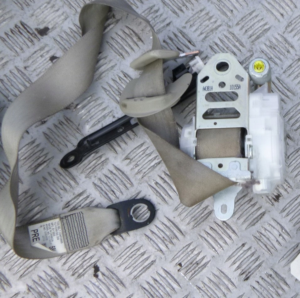 Front Seat Belt Tensioner Toyota Sienna 2011