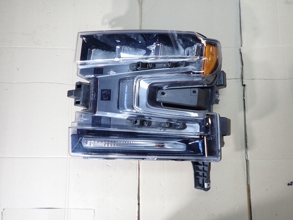 Lampa Lewa Przednia Kpl. LED Chevrolet Silverado 4x4 2019-