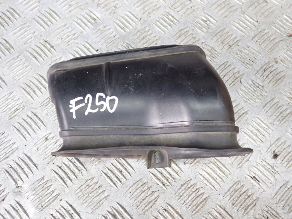 Wlot dolot powietrza do Ford F350 F250 Super Duty 2021, rura dolotowa Autolandparts, element układu wentylacji.