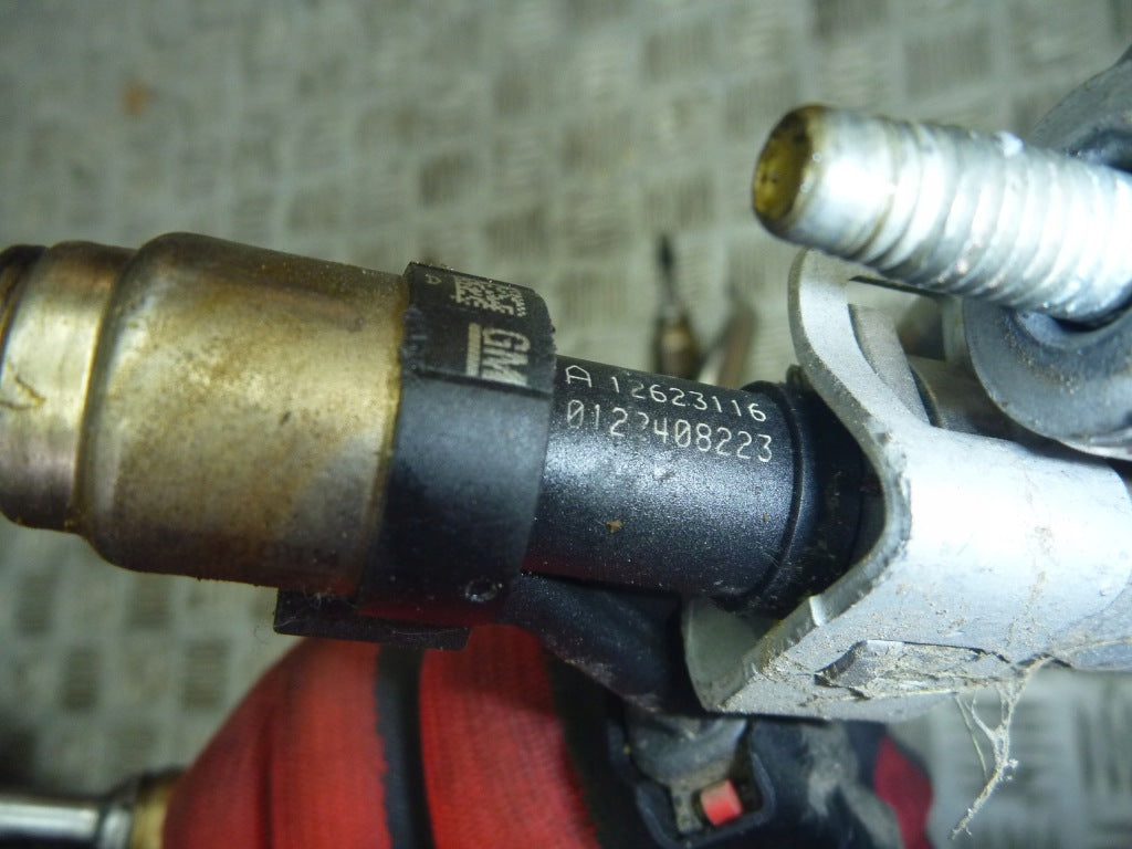 Injector Chevrolet Silverado Suburban Tahoe GMC Sierra Yukon 2013-