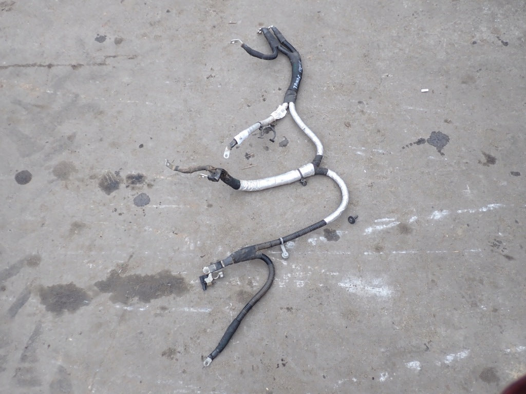 Clamp Harness Minus Chevrolet Tahoe Suburban GMC Yukon Cadillac Escalade 21-