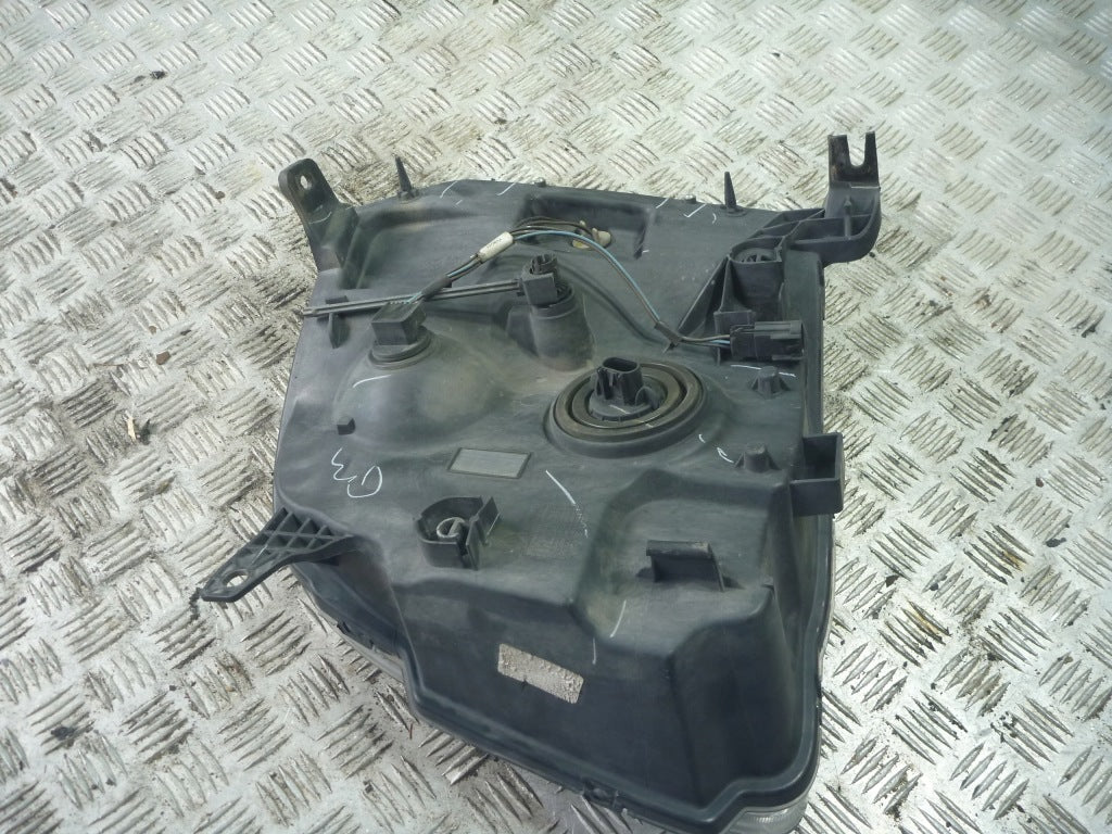 Right Front Headlight Lamp GMC Yukon 06-