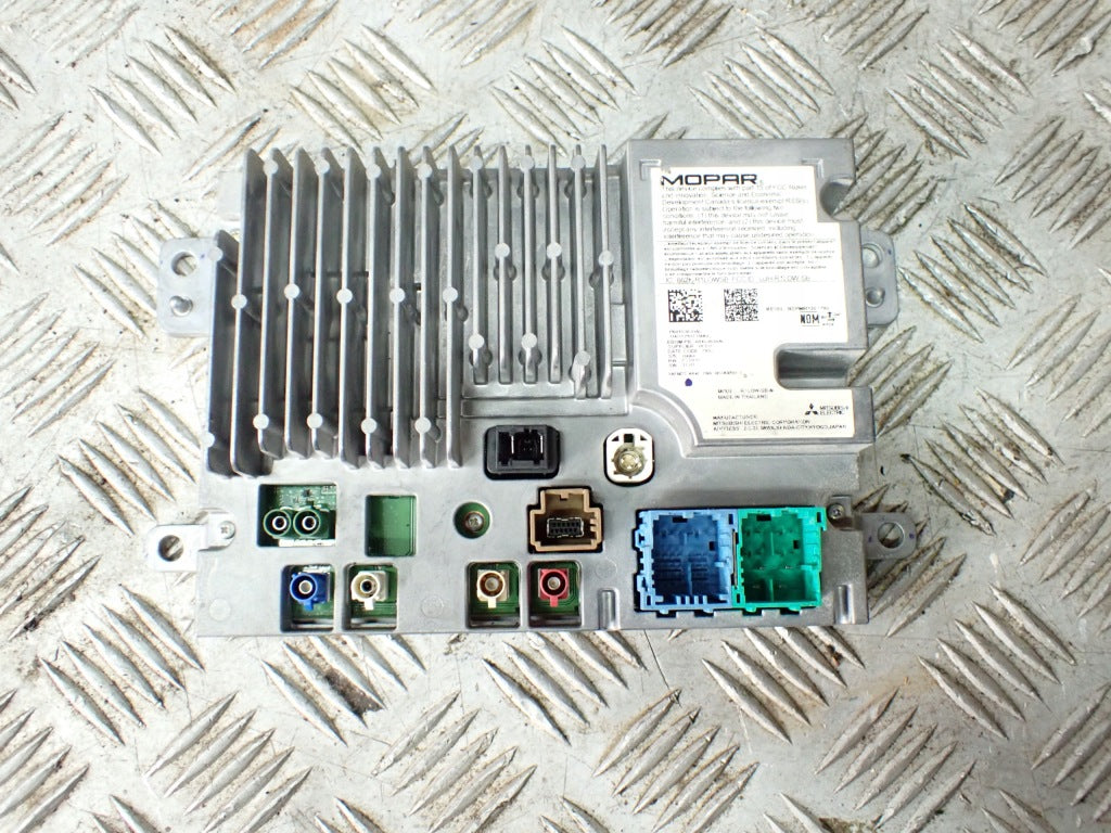 Moduł Sterownik Radia Wyświetlacza Radio Jeep Grand Cherokee WL 3.6 21-