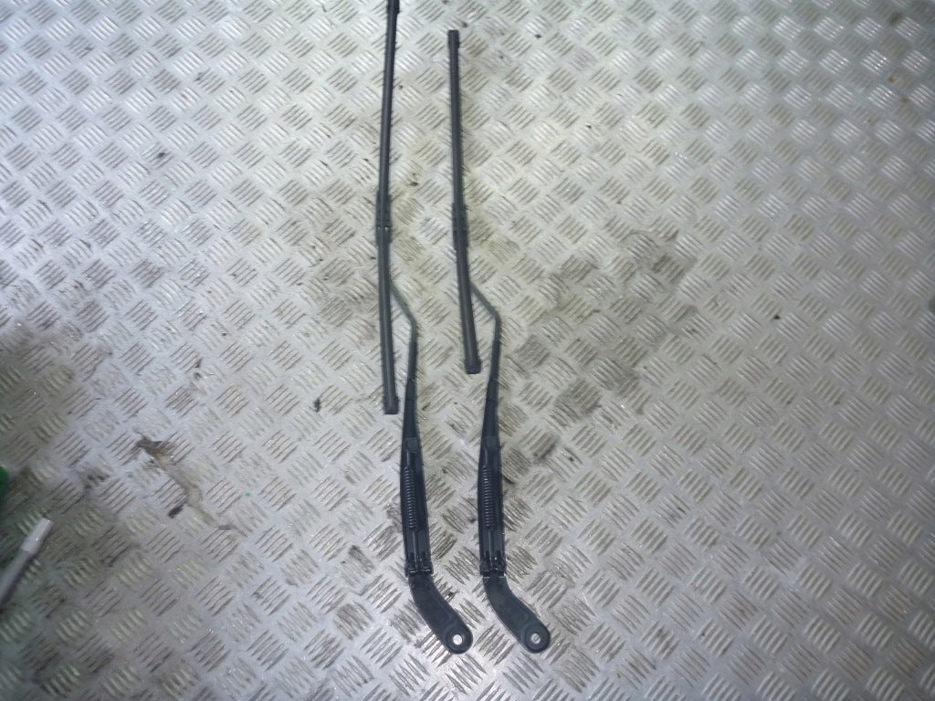 Wiper Blades Arms Dodge RAM 5.7 4x4 2019-