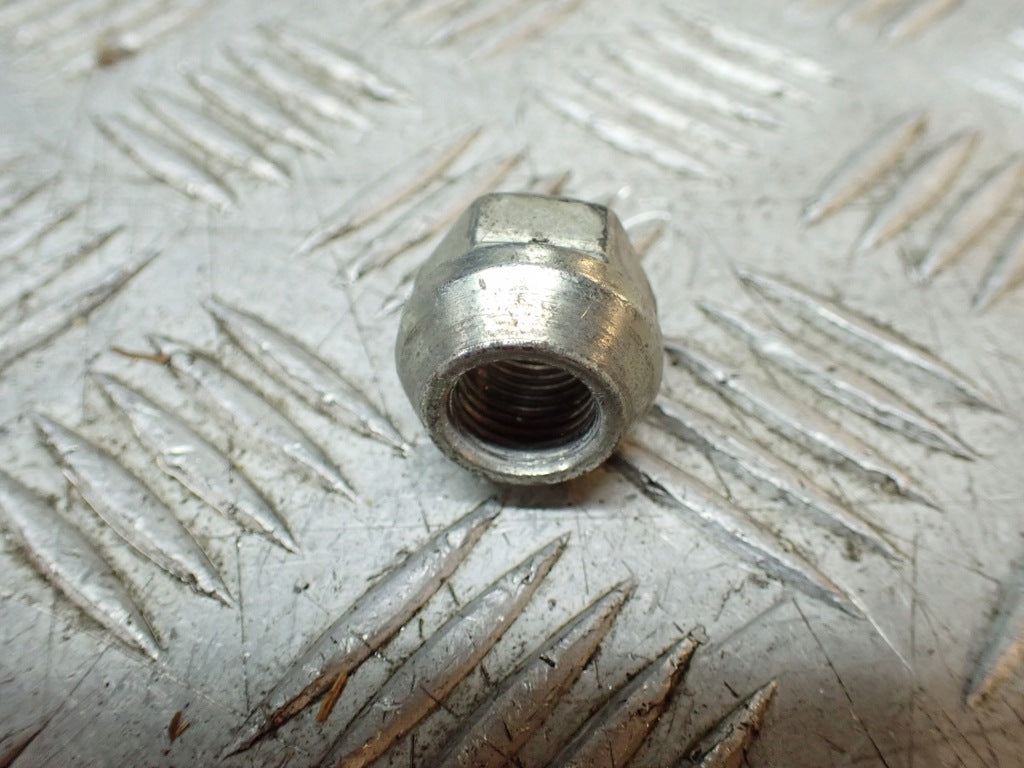 Wheel Nut Chevrolet Suburban Tahoe GMC Yukon Cadillac Escalade 2021-
