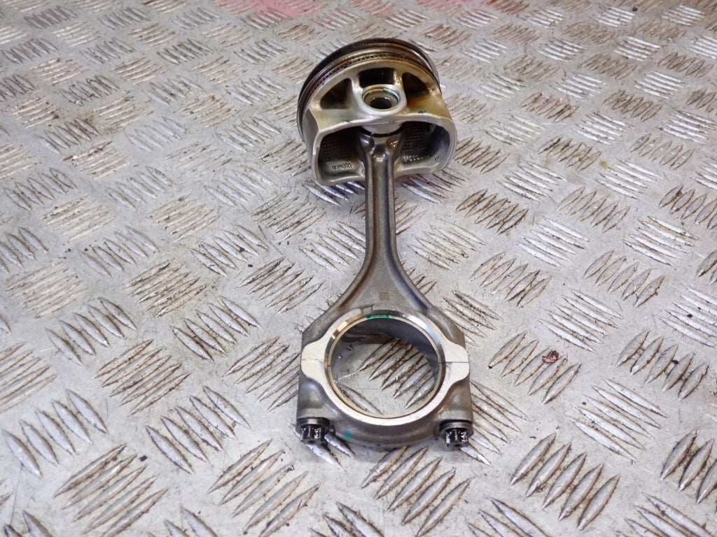 Piston and connecting rod for the Toyota Sienna XL40 2.5 Hybrid A25A-S83 2021-