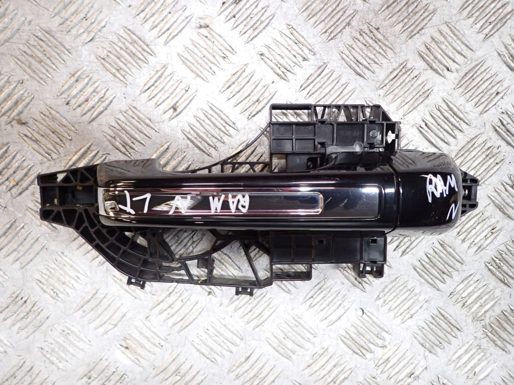 Klamka Lewa Tylna Chrome Dodge RAM V 4x4 19-