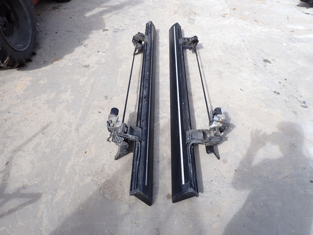 Stopnie Progi PARA Cadillac Escalade Chevrolet Suburban GMC Yukon 2021-