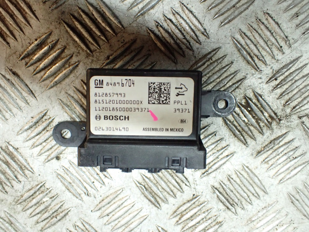 Moduł PDC Parktronik Chevrolet Tahoe Suburban Escalade Yukon 2021