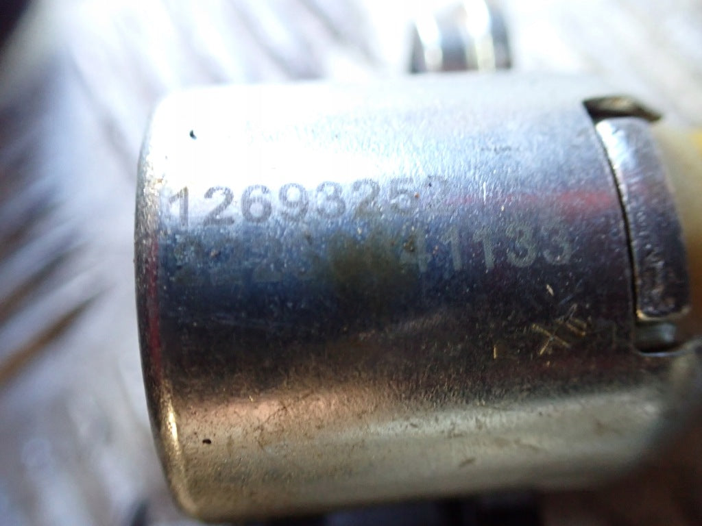 Oil pressure solenoid valve for the 2021 Chevrolet Tahoe Suburban L84 5.3, Autolandparts, view of the connectors and mounting parts