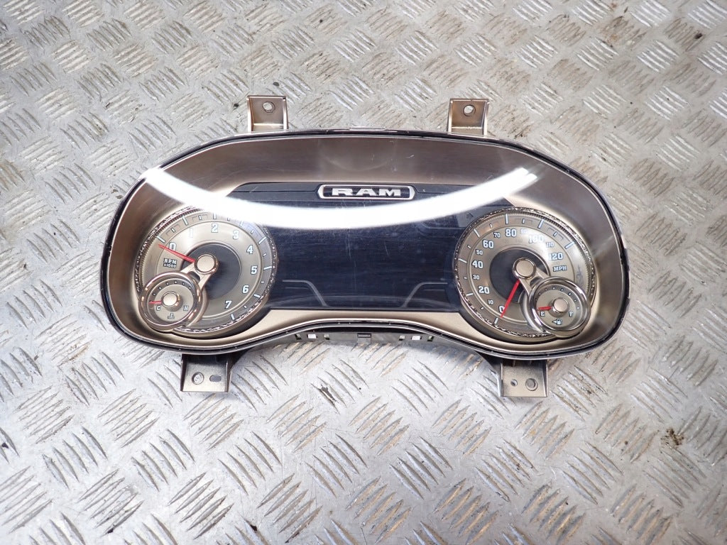 Odometer Gauges Dodge RAM V Limited LONHORN 5.7 2019-