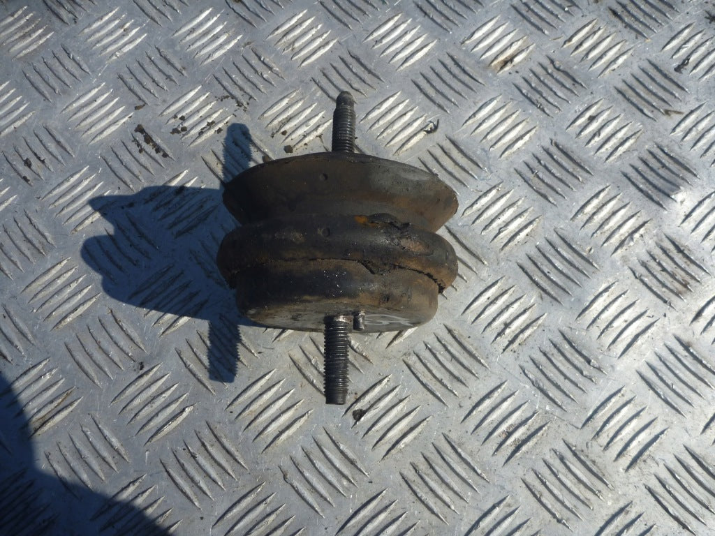 Chevrolet Corvette C5 Engine Mount 2001