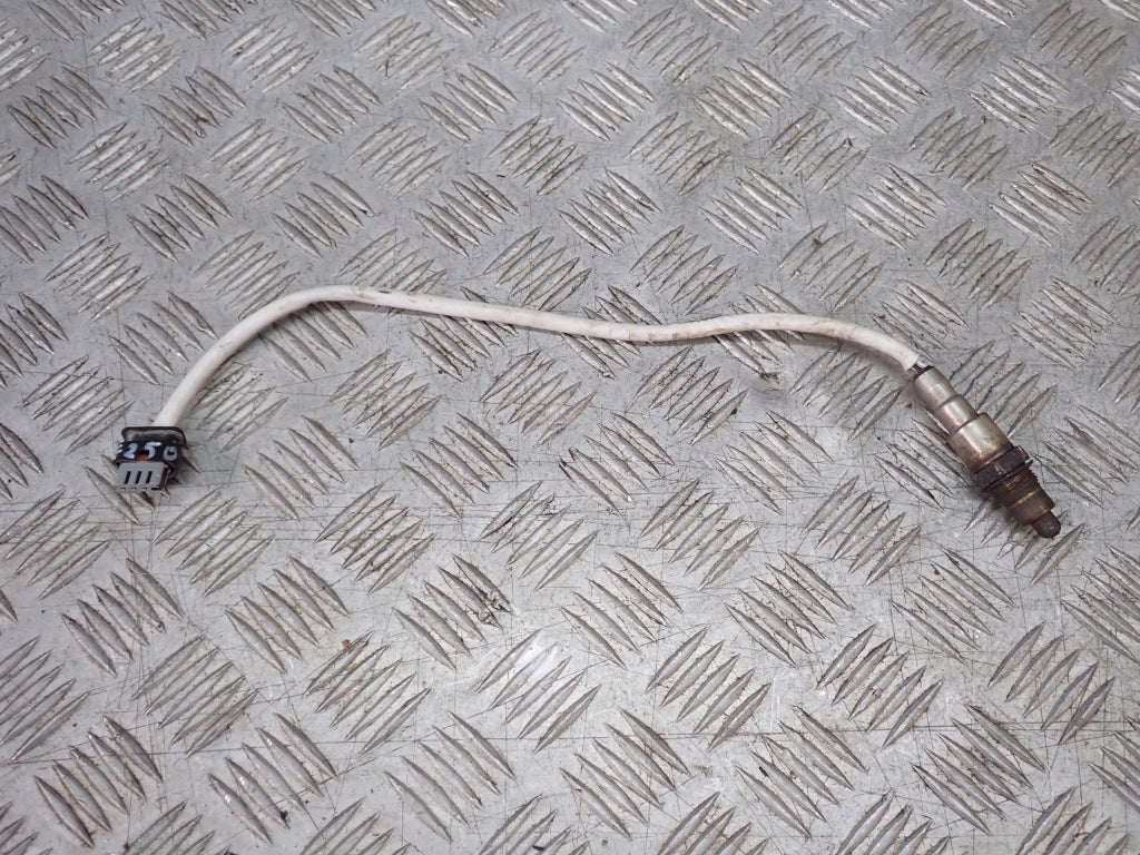 Sonda lambda do Ford F250 F350 6.2 4x4 Super Duty 2021, czujnik emisji Autolandparts, widok z przodu na element.