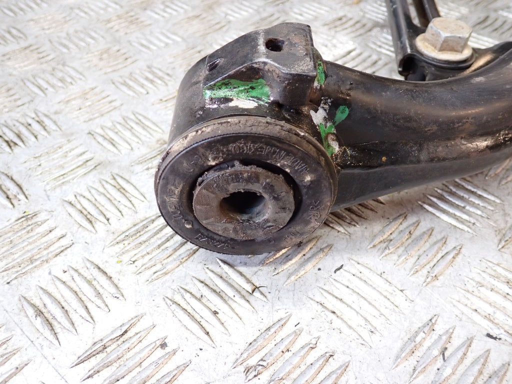 Wahacz Przedni Prawy Dolny Chevrolet Tahoe Cadillac Escalade Yukon 21-