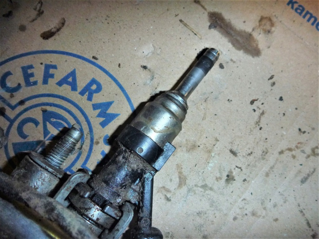 Injector Chevrolet Silverado Suburban Tahoe GMC Sierra Yukon 2013-