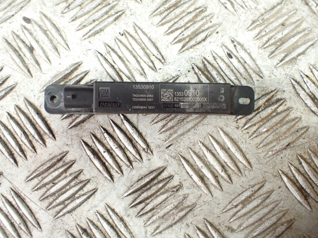 Antena Niskiej Częstotliwości Mocowanie Chevrolet Corvette C8 Cabrio 2020-