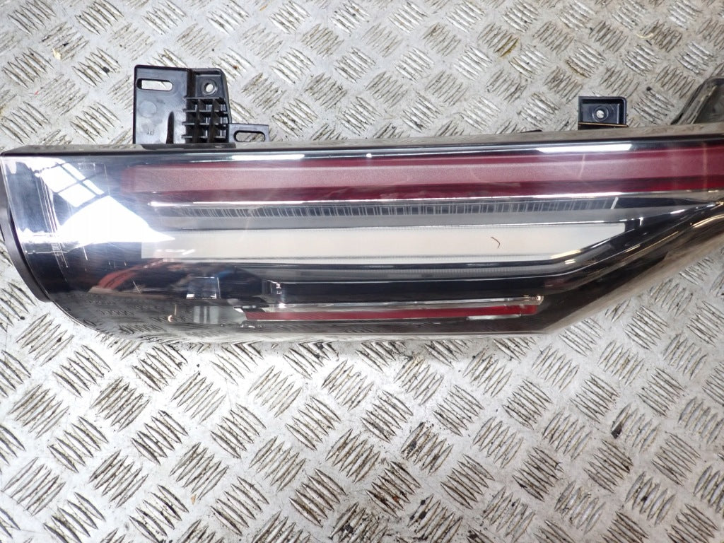 Lampa Prawa Tylna Prawy Tył Cadillac Escalade ESV 2021-