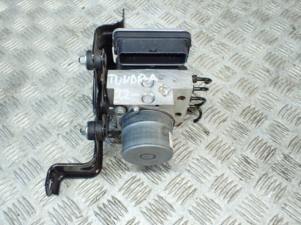Pompa ABS ESP Hamulcowa Toyota Tundra 3.4 2022-