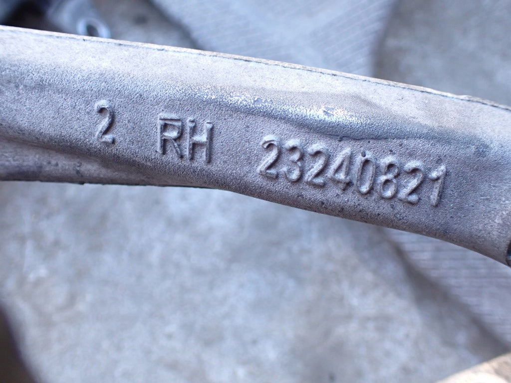 Zawieszenie Prawe Tylne Kpl. Zwrotnica PIasta Wahacze Chevrolet Corvette C7