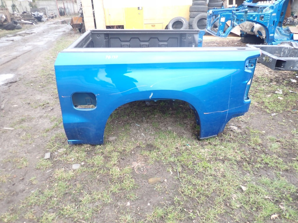 Paka Buda Zabudowa Tylna 5.9ft 180cm Chevrolet Silverado 2022