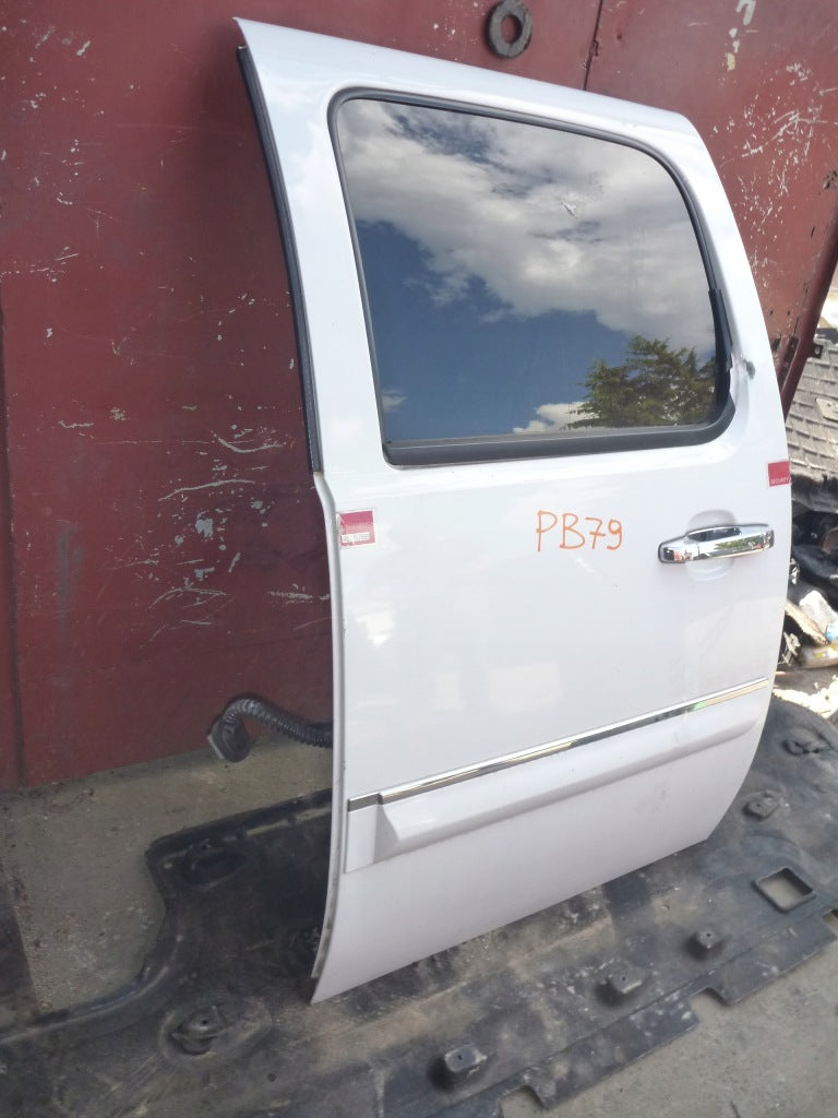 Drzwi Lewy Tył Kpl. GMC Yukon XL 2007-