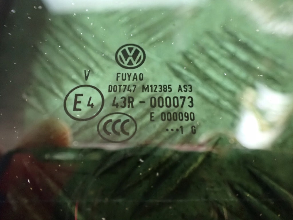 Szyba Karoseryjna Drzwi Prawy Tylnych Tył VW Atlas R-Line 2022