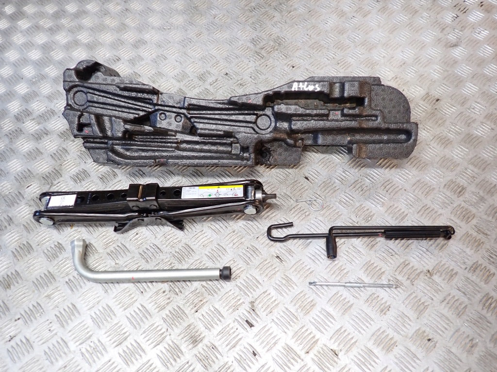 Jack Wheel Wrench Set Volkswagen VW Atlas Cross Sport 2022
