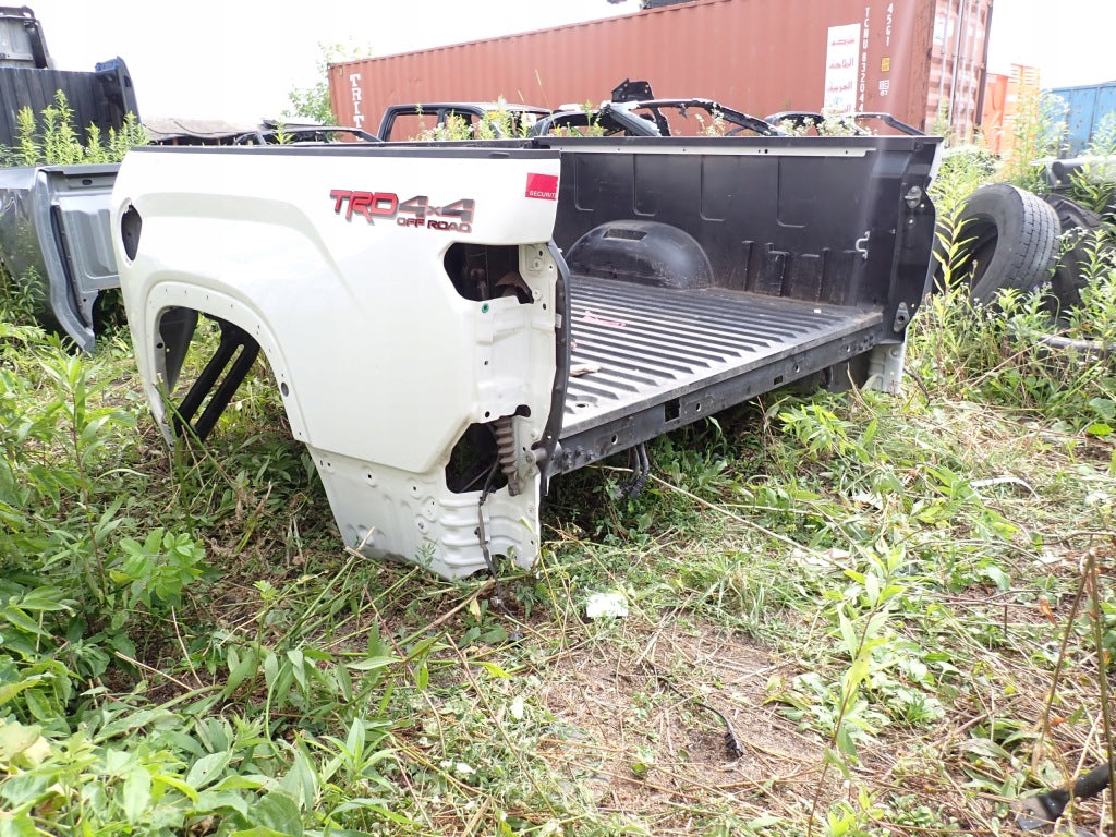 Zabudowa Paka Buda Krótka 5.5 FT Toyota Tundra Crew Max 2022-