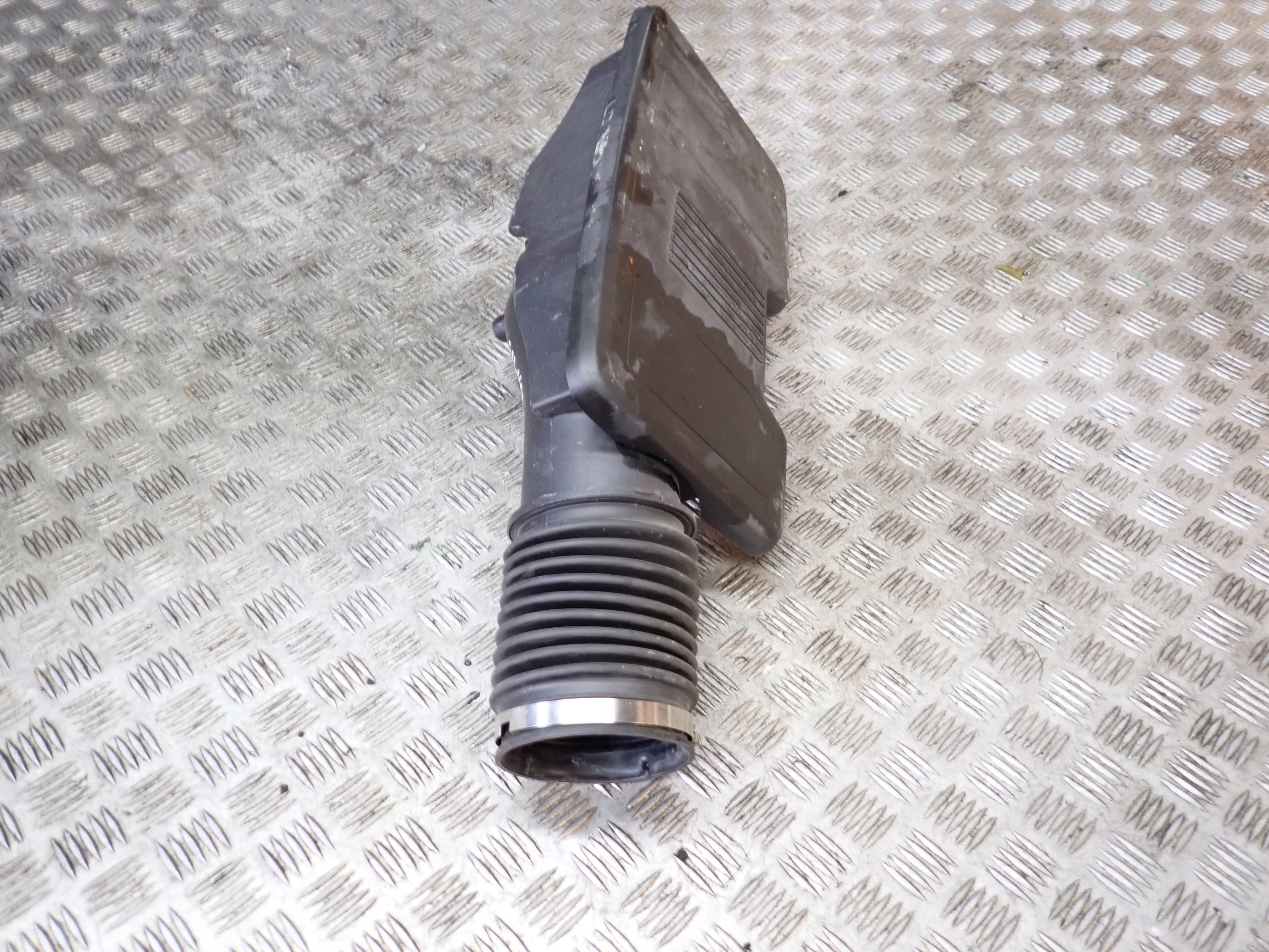 Rezonator Szumów Chevrolet Silverado Suburban Tahoe Escalade Yukon 6.2 2021