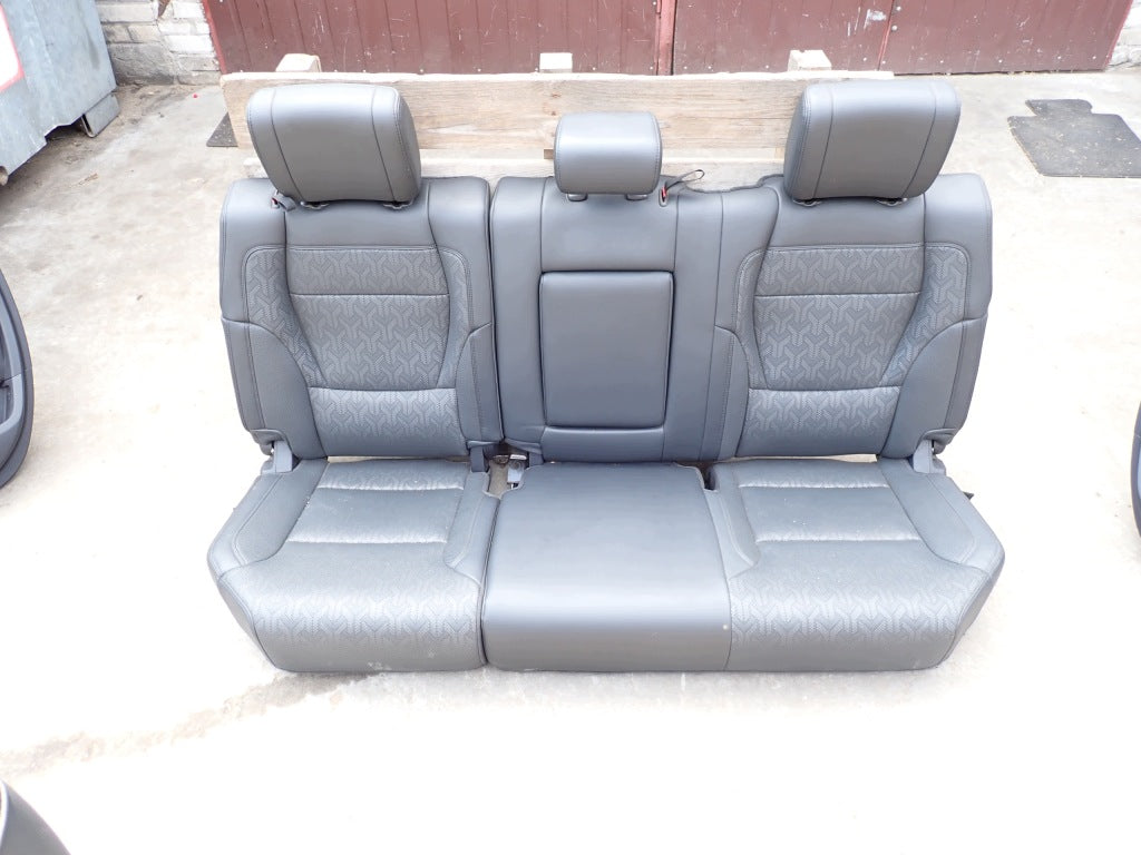 Tapicerka Fotele Kanapa Boczki Kpl Toyota Tundra Crew Cab Limited 2022-
