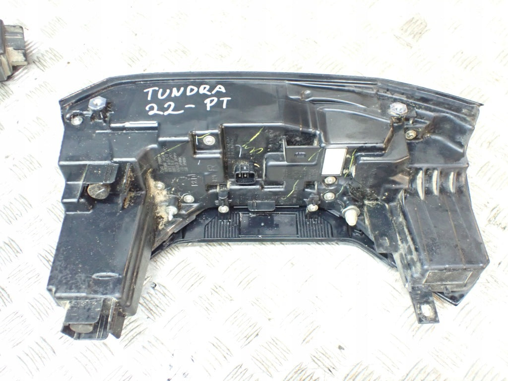 Right Rear Tail Light Right Rear LED Kit Toyota Tundra 2022-