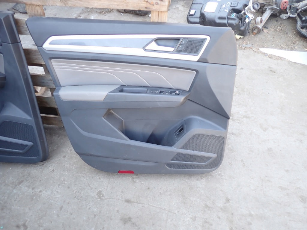 Tapicerka Kpl. 6 os. Fotele Boczki VW Atlas R-Line 2022