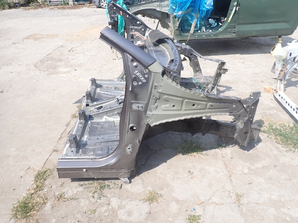 Ćwiartka Prawa Przednia Przód Słupek Podłużnica Toyota Sienna XL40 2021