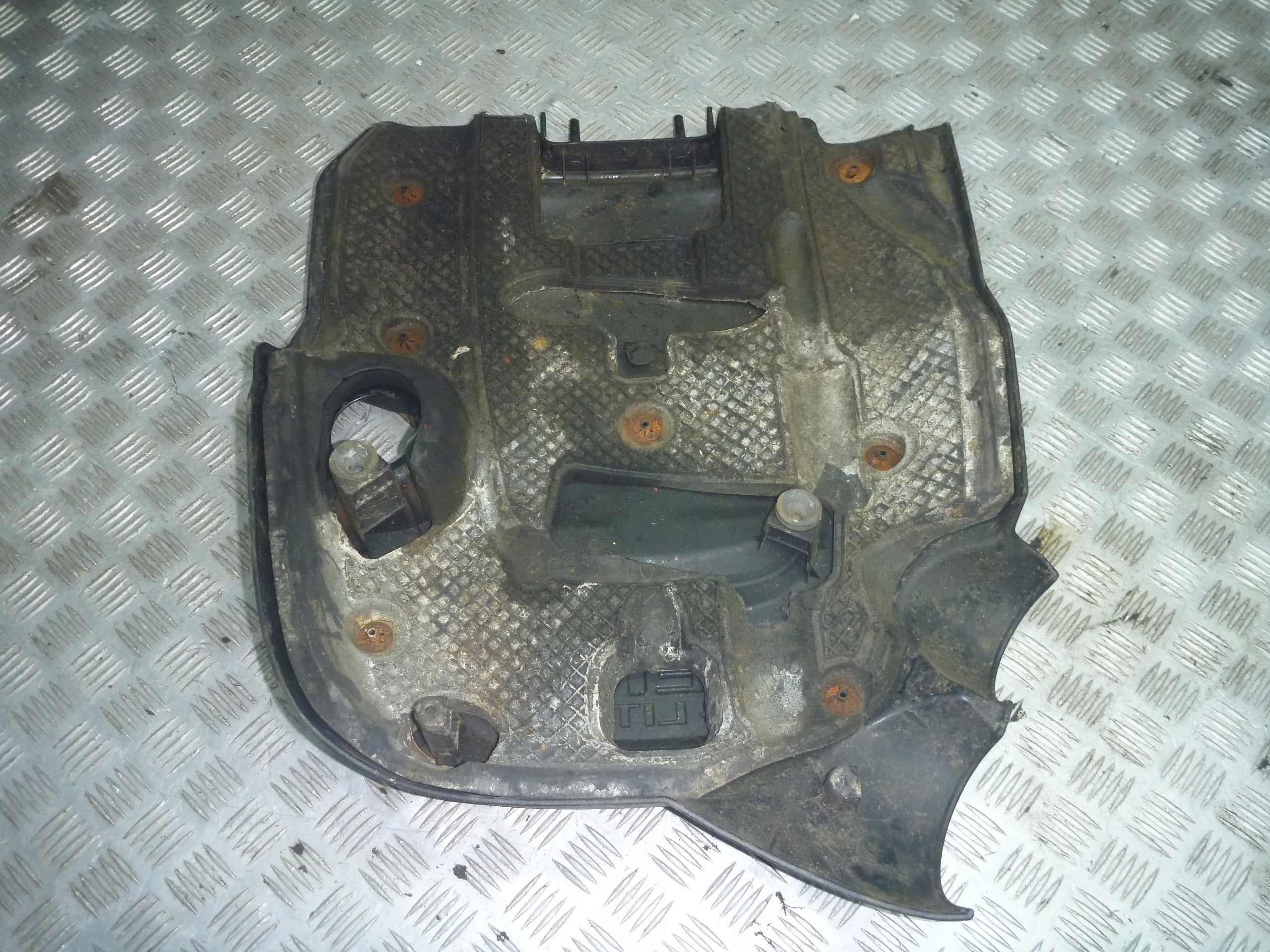 Pokrywa Osłona Silnika Górna Dodge Ram 6.4 2015