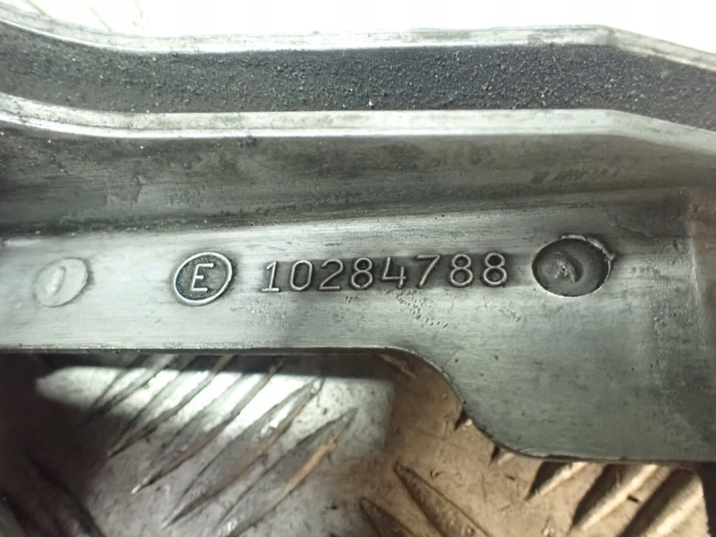 Mocowanie Wspornik Pompy ABS Chevrolet Corvette C5 1998-2000