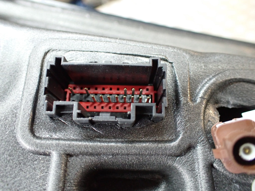 Lusterko prawe z kamerą 13 PIN do Ford F150 2024 XLT Crew Cab, część marki Autolandparts na zdjęciu