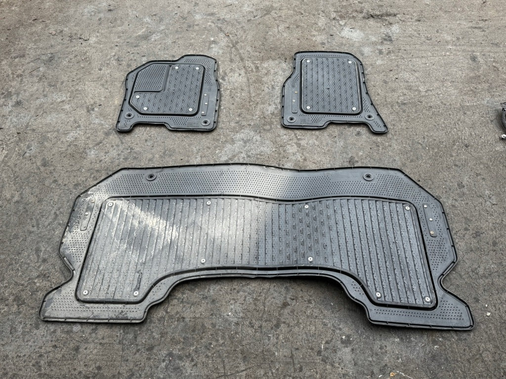 Komplet Dywaników Gumowo Materiałowych Dodge RAM V Limited Crew Cab 19-