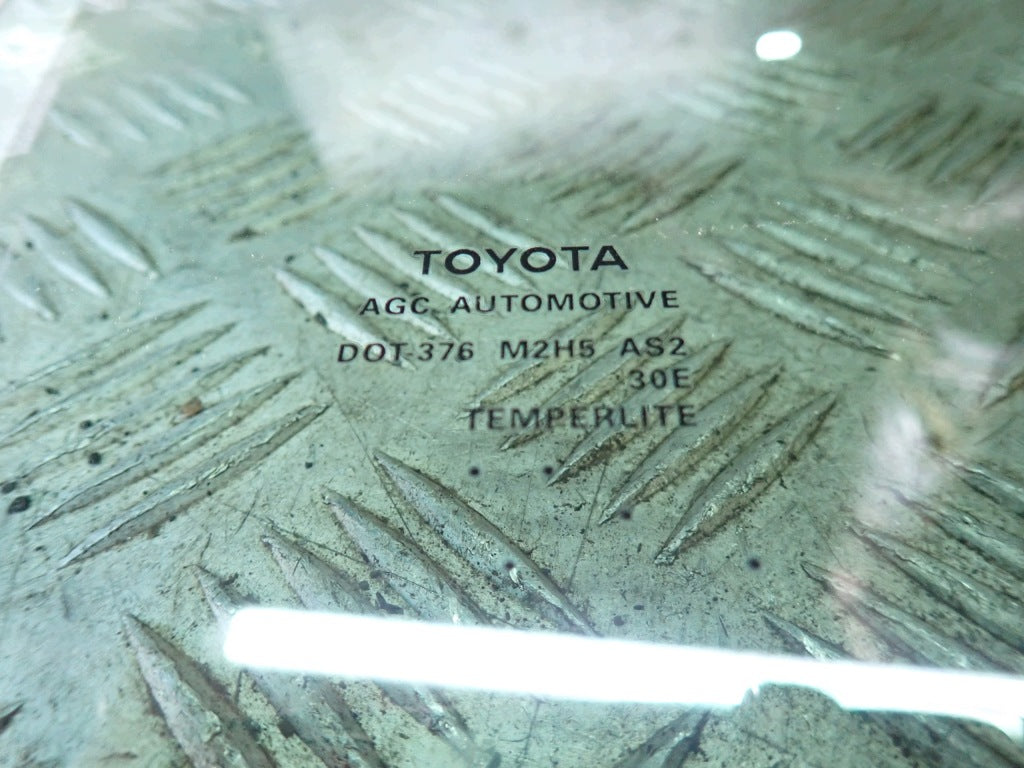 Szyba Drzwi Prawa Przednia Prawy Przód Toyota Tundra 2022-