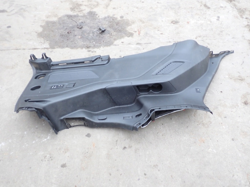 Boczek Bagaznika Prawy Tapicerka Chevrolet Tahoe GMC Yukon 2021-