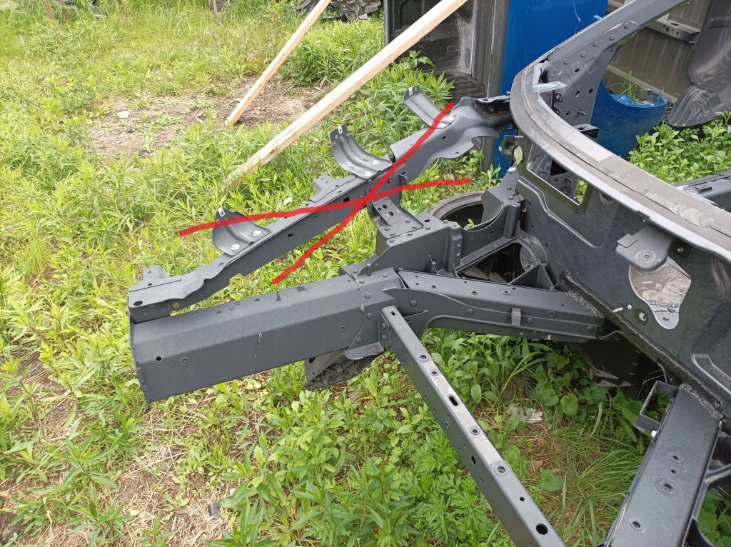Ćwiartka Przednia Przód Rama Podłużnica Prawa Chevrolet Corvette C8